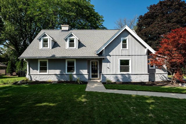 140 E Green Tree ROAD, Fox Point, WI 53217