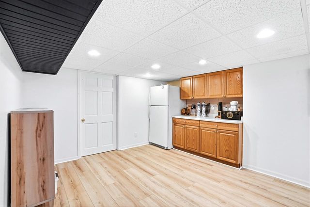 140 E Green Tree ROAD, Fox Point, WI 53217