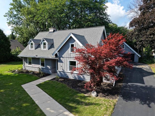 140 E Green Tree ROAD, Fox Point, WI 53217