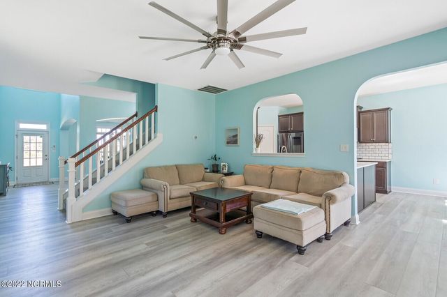 114 Camelot Drive, Holly Ridge, NC 28445