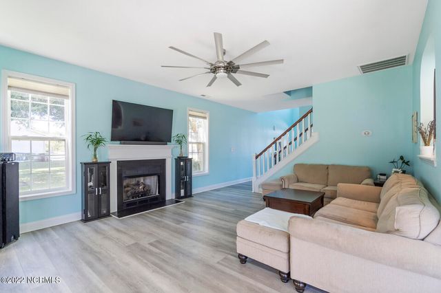 114 Camelot Drive, Holly Ridge, NC 28445