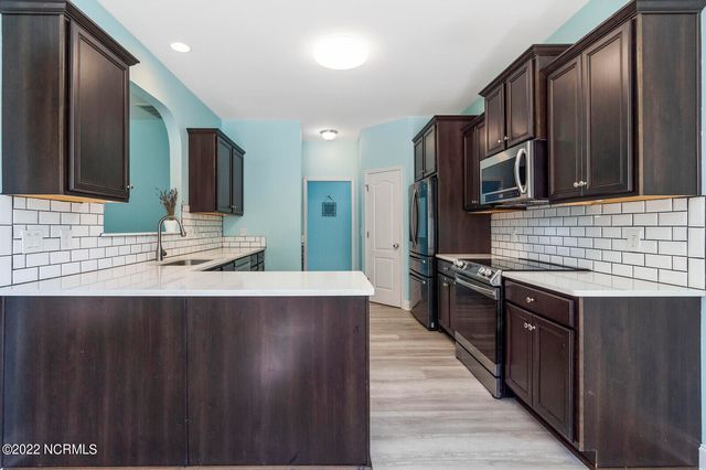 114 Camelot Drive, Holly Ridge, NC 28445