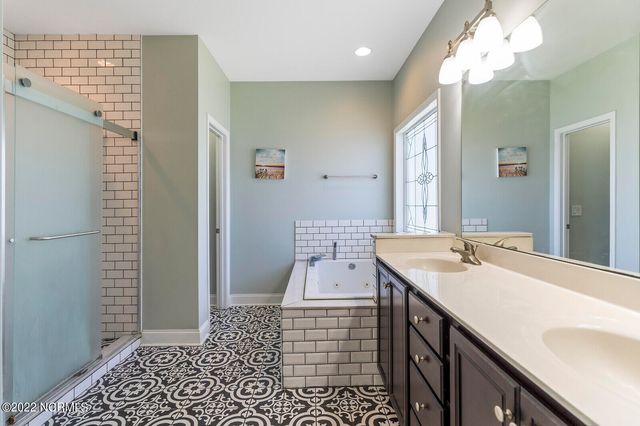 114 Camelot Drive, Holly Ridge, NC 28445