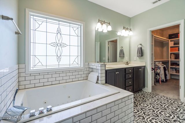 114 Camelot Drive, Holly Ridge, NC 28445