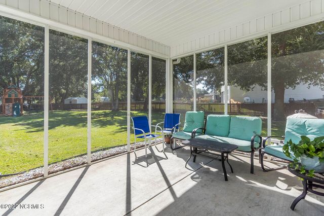 114 Camelot Drive, Holly Ridge, NC 28445