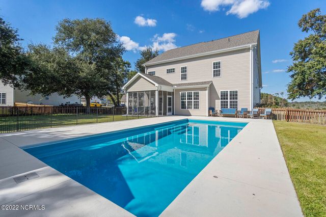 114 Camelot Drive, Holly Ridge, NC 28445