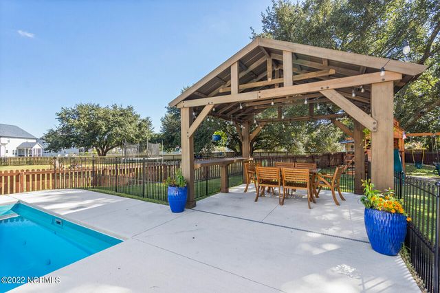 114 Camelot Drive, Holly Ridge, NC 28445