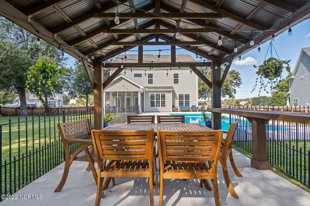 114 Camelot Drive, Holly Ridge, NC 28445