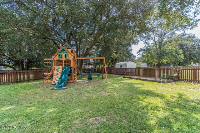 114 Camelot Drive, Holly Ridge, NC 28445