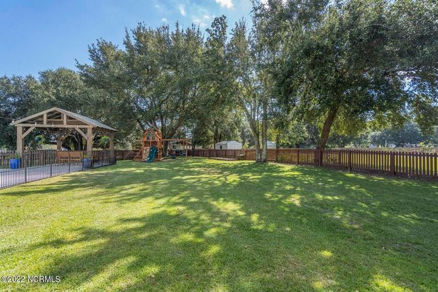 114 Camelot Drive, Holly Ridge, NC 28445