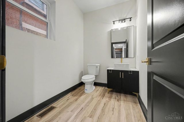 112 Valencia Street, Cincinnati, OH 45219