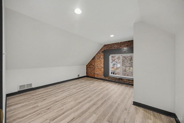 112 Valencia Street, Cincinnati, OH 45219