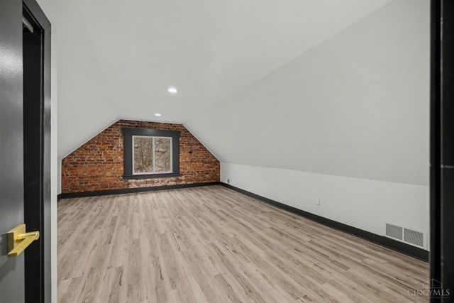 112 Valencia Street, Cincinnati, OH 45219