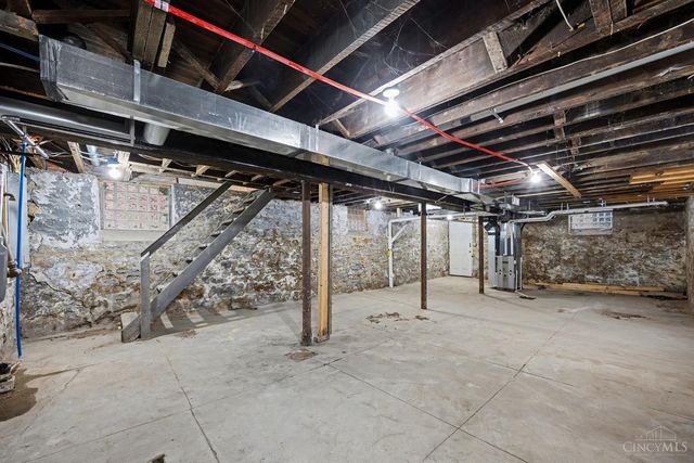 112 Valencia Street, Cincinnati, OH 45219