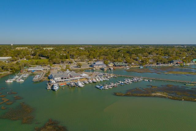 219 Pin Oak Dr., Murrells Inlet, SC 29576