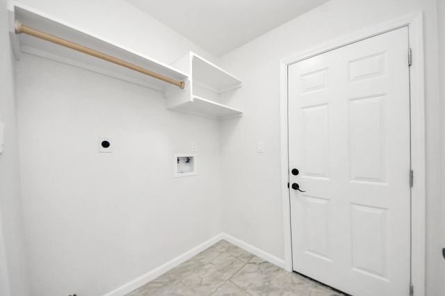 51 Road 5214, Cleveland, TX 77327