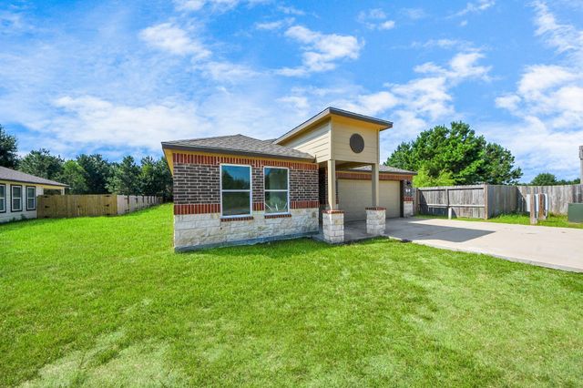 51 Road 5214, Cleveland, TX 77327