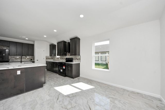 51 Road 5214, Cleveland, TX 77327