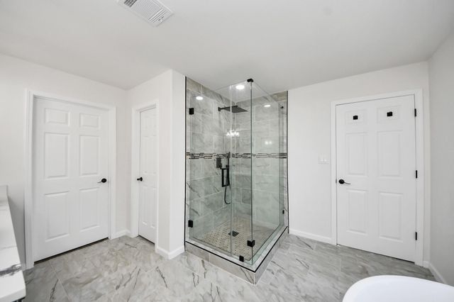 51 Road 5214, Cleveland, TX 77327