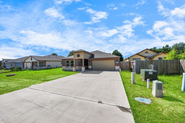 51 Road 5214, Cleveland, TX 77327