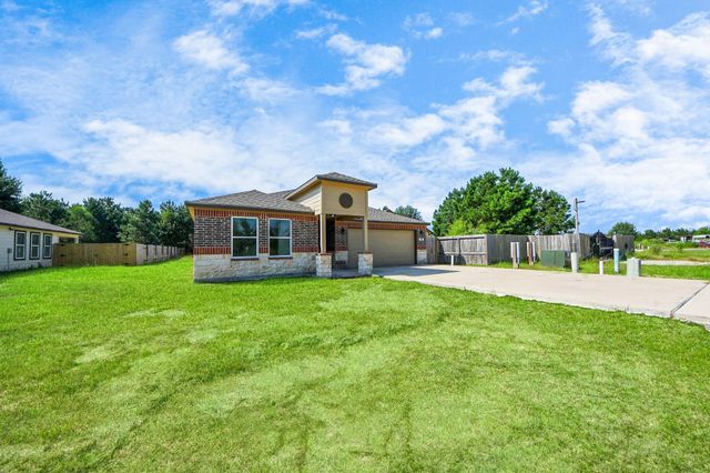 51 Road 5214, Cleveland, TX 77327