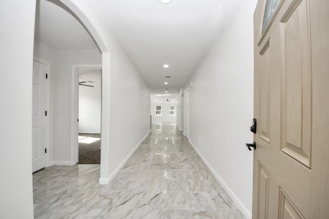 51 Road 5214, Cleveland, TX 77327