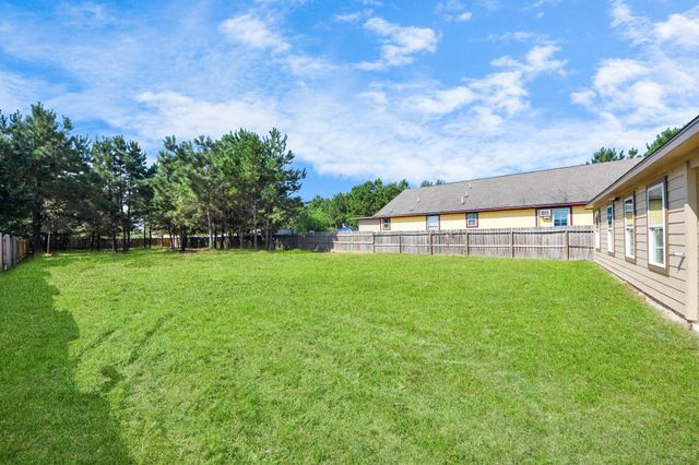 51 Road 5214, Cleveland, TX 77327