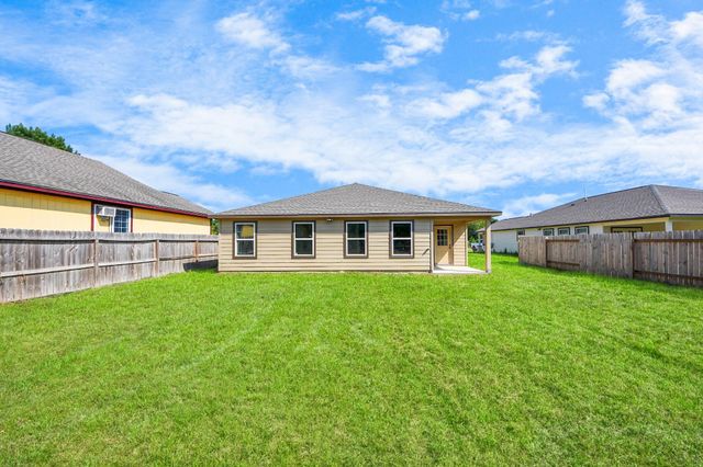 51 Road 5214, Cleveland, TX 77327