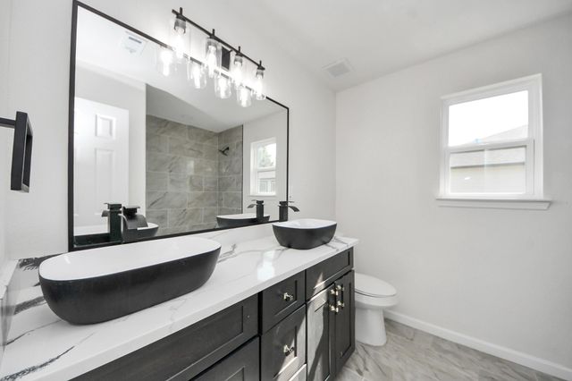 51 Road 5214, Cleveland, TX 77327