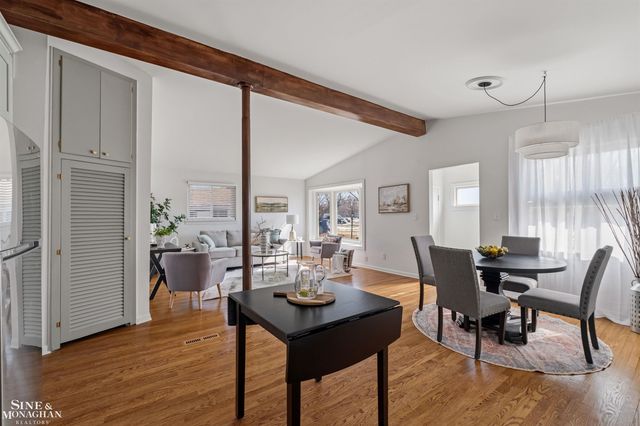 22425 Sunnyside Street, Saint Clair Shores, MI 48080