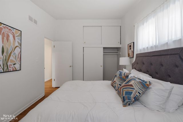 22425 Sunnyside Street, Saint Clair Shores, MI 48080