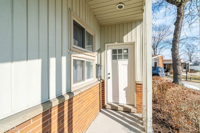 22425 Sunnyside Street, Saint Clair Shores, MI 48080