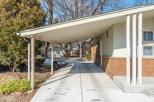 22425 Sunnyside Street, Saint Clair Shores, MI 48080