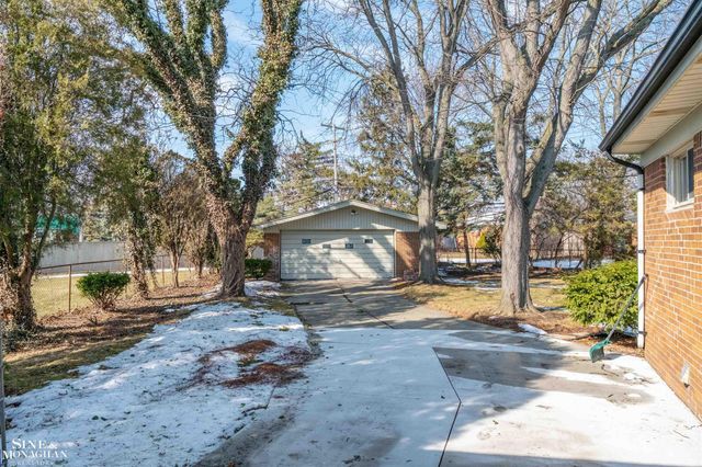 22425 Sunnyside Street, Saint Clair Shores, MI 48080