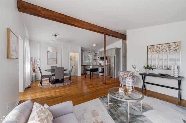 22425 Sunnyside Street, Saint Clair Shores, MI 48080