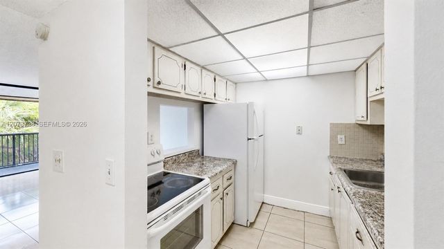 14201 N Kendall Drive 401D, Miami, FL 33186