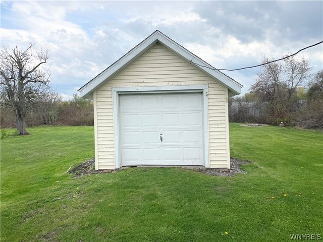 3449 Big Tree Road, Hamburg, NY 14075