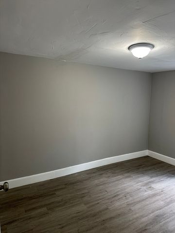 29 Mount Vernon St, Fitchburg, MA 01420