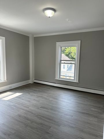 29 Mount Vernon St, Fitchburg, MA 01420