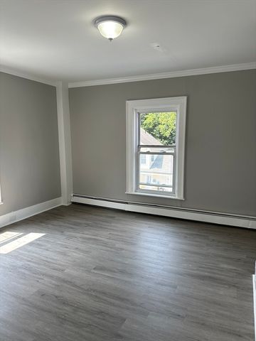 29 Mount Vernon St, Fitchburg, MA 01420