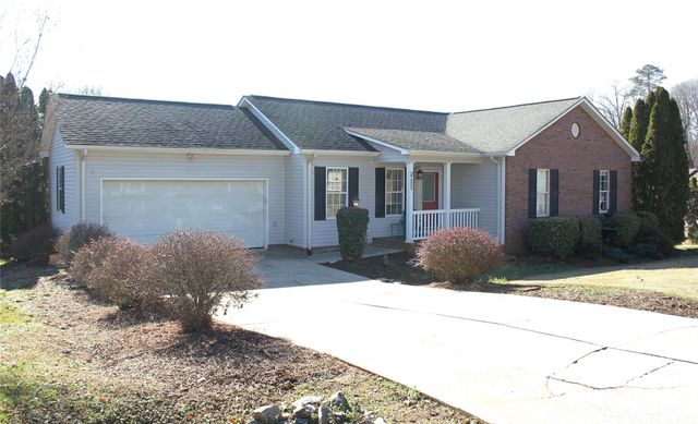 711 Braemore Court NW, Conover, NC 28613