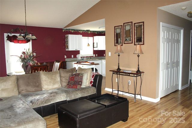 711 Braemore Court NW, Conover, NC 28613