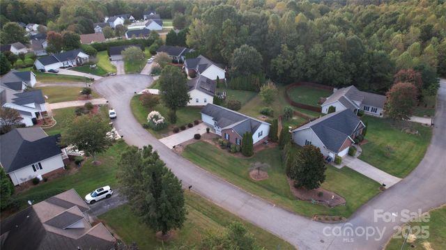 711 Braemore Court NW, Conover, NC 28613