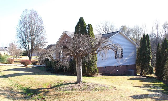 711 Braemore Court NW, Conover, NC 28613