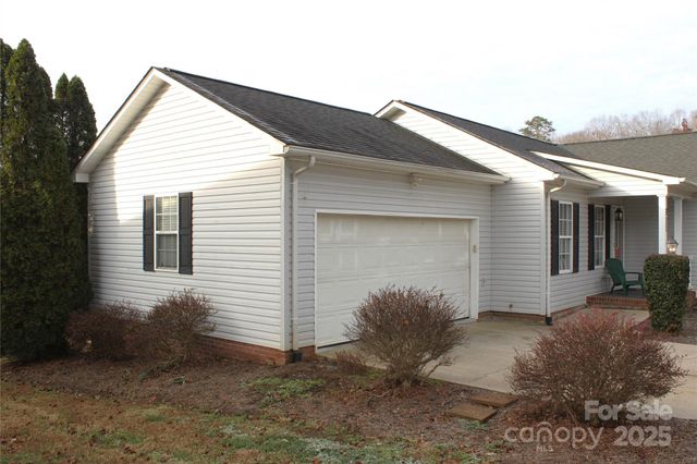 711 Braemore Court NW, Conover, NC 28613