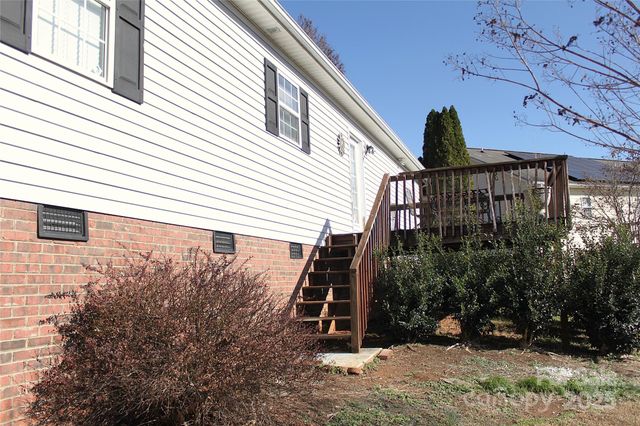 711 Braemore Court NW, Conover, NC 28613