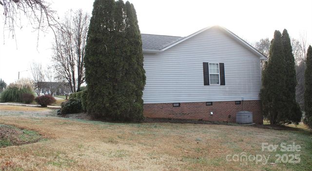 711 Braemore Court NW, Conover, NC 28613