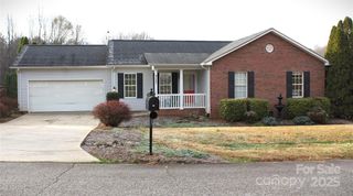711 Braemore Court NW, Conover, NC 28613