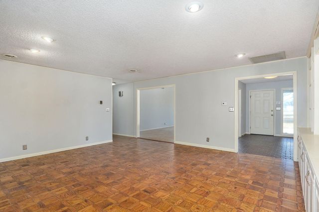 1950 S Farm Road 199, Springfield, MO 65809