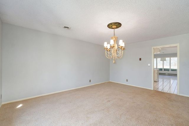 1950 S Farm Road 199, Springfield, MO 65809